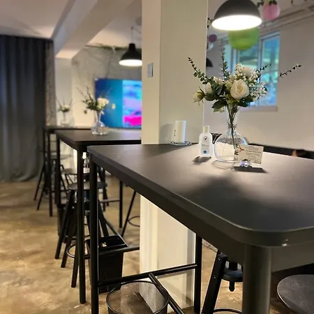 Unik Midt I Byen B&B 헤르닝