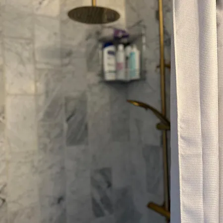 Unik Midt I Byen B&B 헤르닝